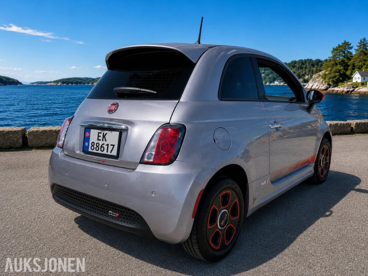 2014 Fiat 500E cruisekontroll parkeringssensor lav km 79 000km